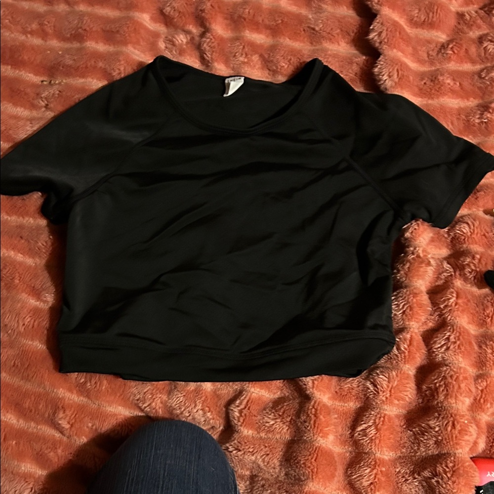 SHEIN Black Women's Crop Top